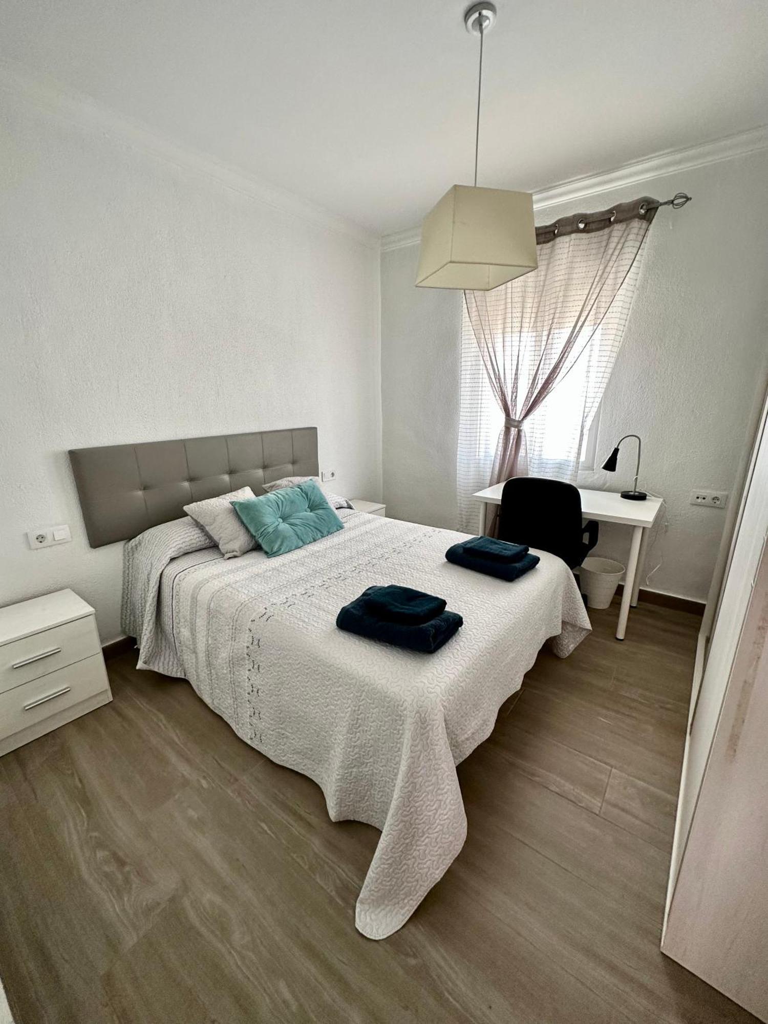 Precioso Apartamento 3 Dormitorios, Aire Acondicionado Menos 10 Min A Pie Feria 헤레스 외부 사진