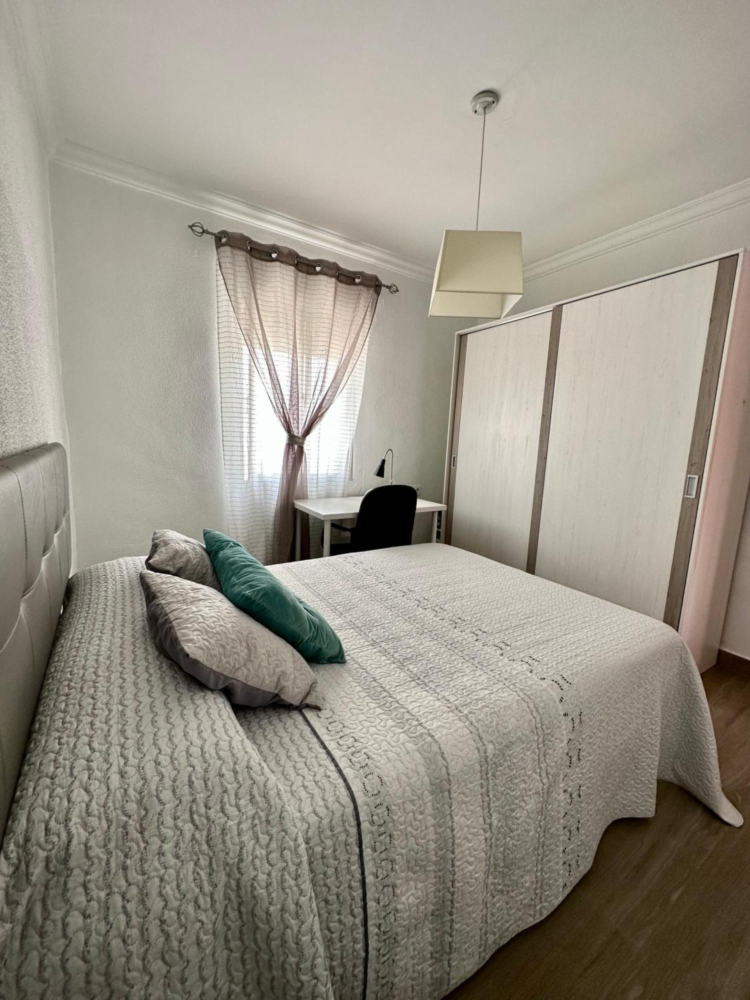 Precioso Apartamento 3 Dormitorios, Aire Acondicionado Menos 10 Min A Pie Feria 헤레스 외부 사진